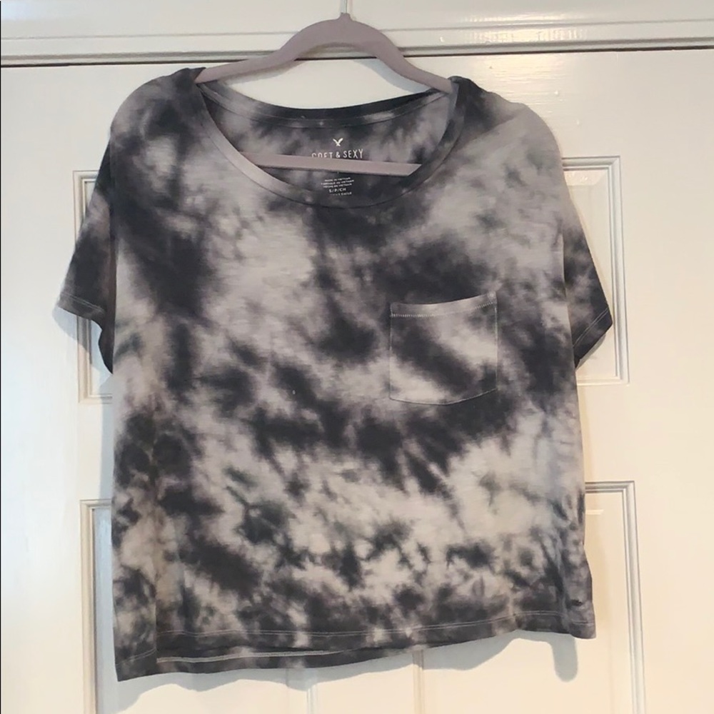 Black and white cropped tie dye shirt